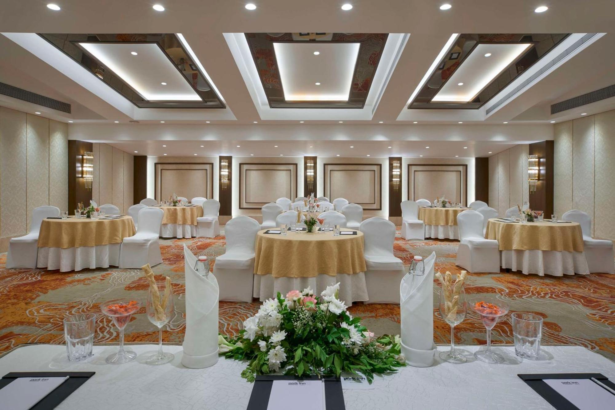 Park Inn By Radisson Goa Candolim Exterior foto
